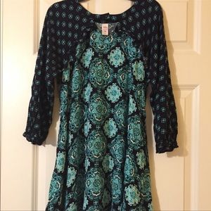 Almost new girls sized 18 Justice dress.